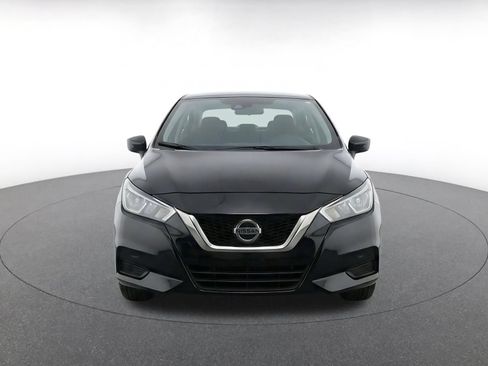 Used 2025 Nissan Versa SV FWD image 2
