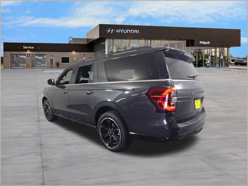 Used 2022 Ford Expedition Max Limited image 2