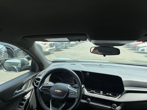 Used 2025 Chevrolet Equinox LT image 33