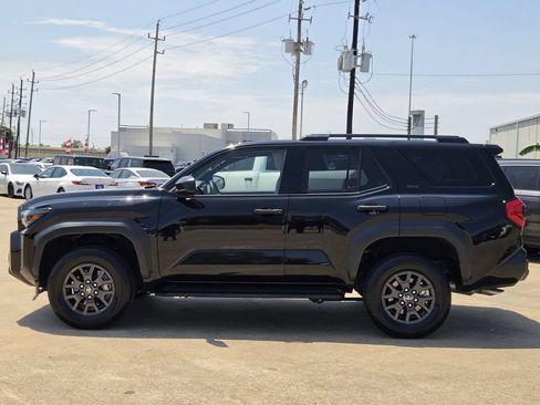 Used 2025 Toyota 4Runner SR5 RWD image 6