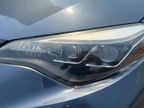 Used 2017 Toyota Corolla SE FWD image 17