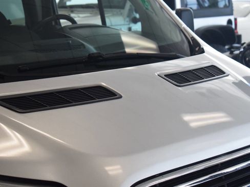 Used 2017 Ford Transit 350 XLT image 19