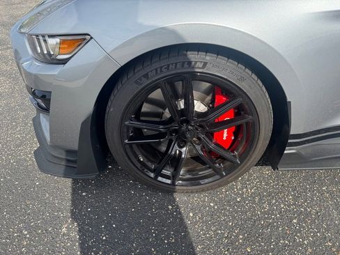 Used 2020 Ford Mustang Shelby GT500 w/ Technology Package RWD image 9