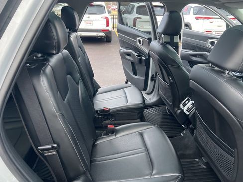 Certified 2022 Kia Sorento SX image 15