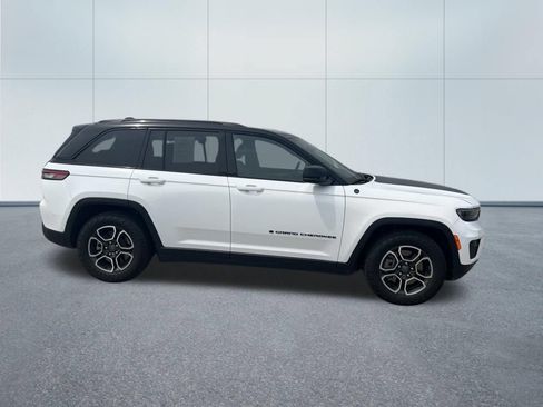 Used 2024 Jeep Grand Cherokee Trailhawk AWD/4WD image 2