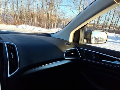 Used 2022 Ford Edge Titanium image 20