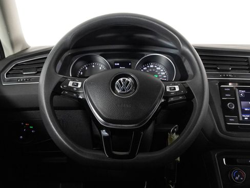 Used 2020 Volkswagen Tiguan S image 25