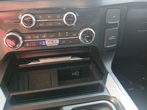 Used 2023 Ford F250 Lariat w/ Black Appearance Package image 61