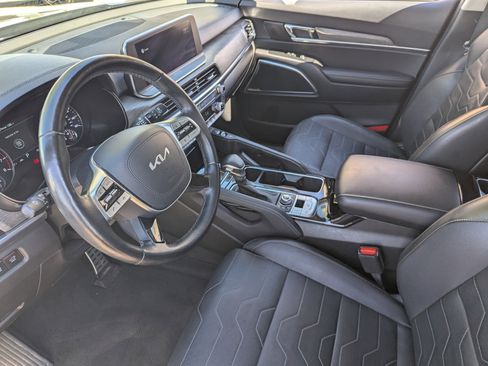 Certified 2022 Kia Telluride SX w/ SX Prestige Package image 19