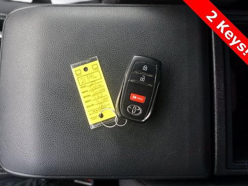 Used 2024 Toyota Tacoma TRD Off-Road image 31