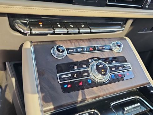 Used 2020 Lincoln Aviator Reserve w/ Equipment Group 201A image 23