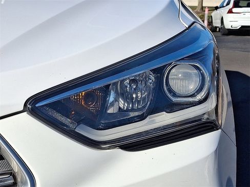 Used 2017 Hyundai Santa Fe SE image 10