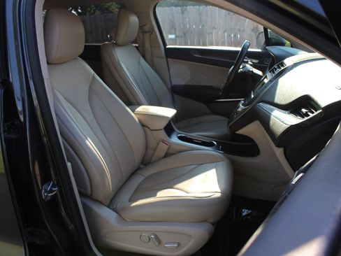 Used 2017 Lincoln MKC Reserve AWD/4WD image 38