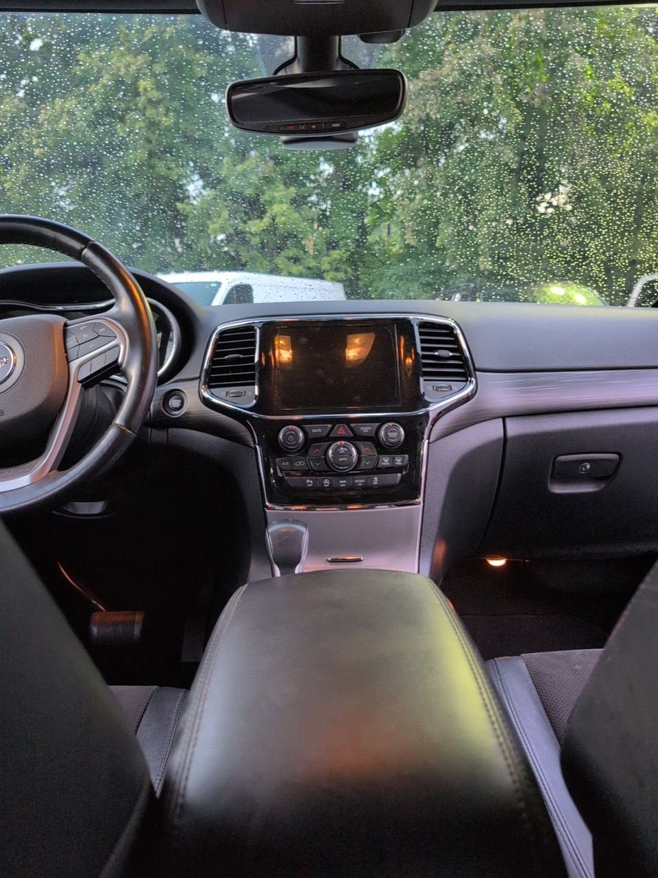 Used 2022 Jeep Grand Cherokee Laredo X AWD/4WD image 25