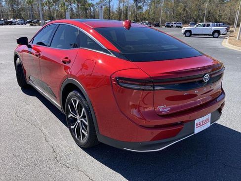 Certified 2023 Toyota Crown image 3