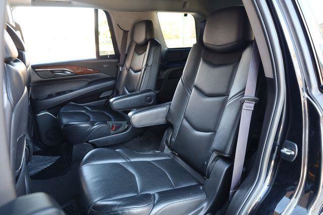 Used 2015 Cadillac Escalade Luxury AWD/4WD image 21