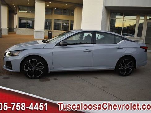 Used 2024 Nissan Altima 2.5 SR image 6