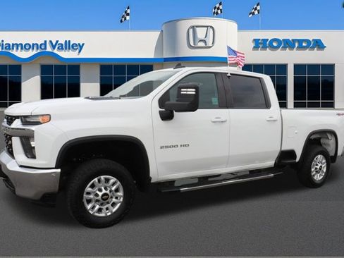 Used 2023 Chevrolet Silverado 2500 LT image 3