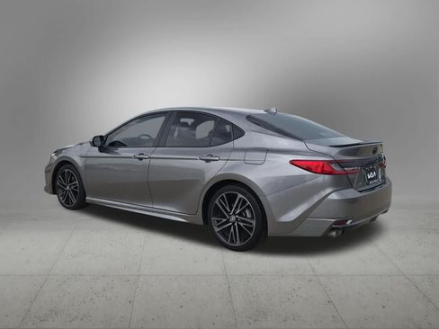 Used 2025 Toyota Camry XSE FWD image 4