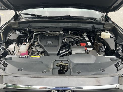 Used 2024 Toyota Grand Highlander AWD image 27
