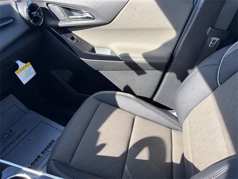 New 2026 Chevrolet Equinox LT w/ Convenience Package II image 14