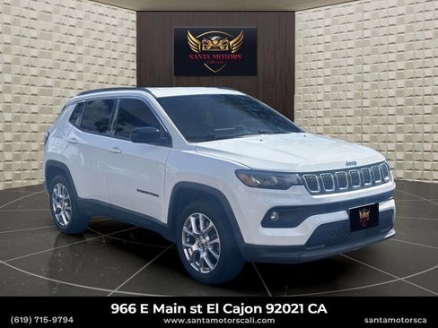 Used 2023 Jeep Compass Latitude AWD/4WD image 2