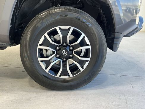 Used 2021 Toyota Tacoma TRD Sport AWD/4WD image 10