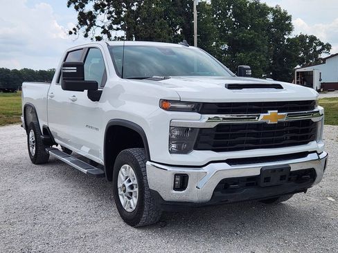 Used 2025 Chevrolet Silverado 2500 LT w/ Convenience Package AWD/4WD image 1