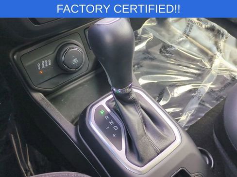 Certified 2023 Jeep Renegade Latitude AWD/4WD image 27