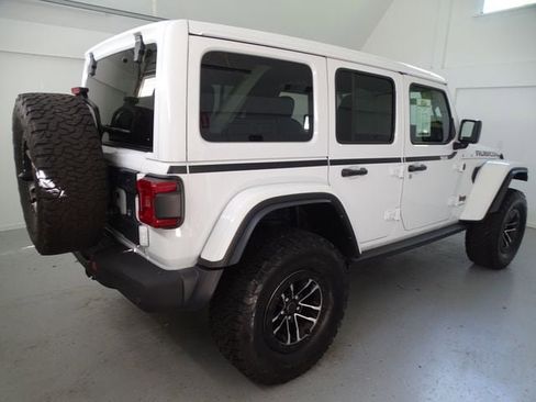 Certified 2024 Jeep Wrangler Unlimited Rubicon AWD/4WD image 22
