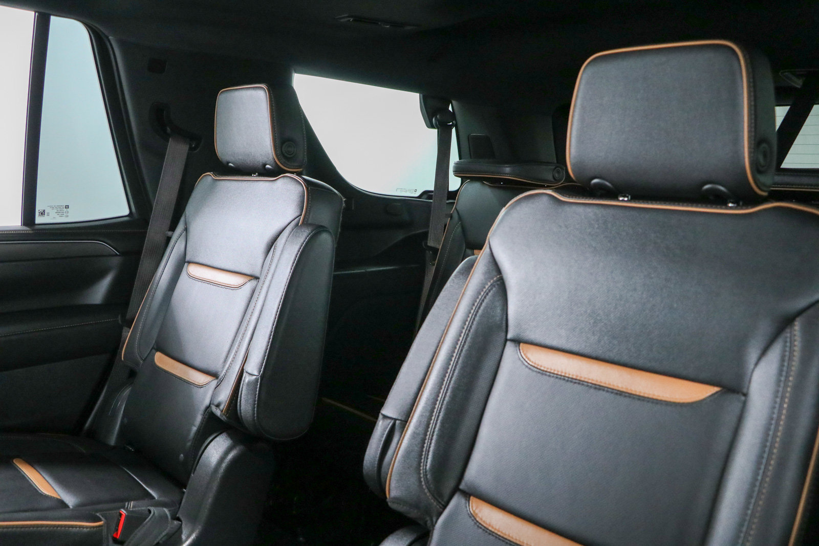 Used 2023 GMC Yukon AT4 w/ Technology Package AWD/4WD image 29