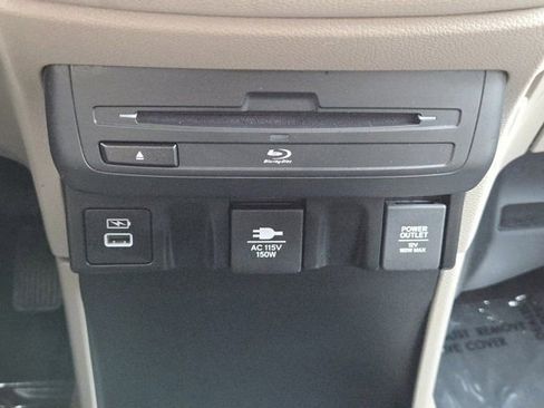 Used 2024 Honda Odyssey Elite image 17