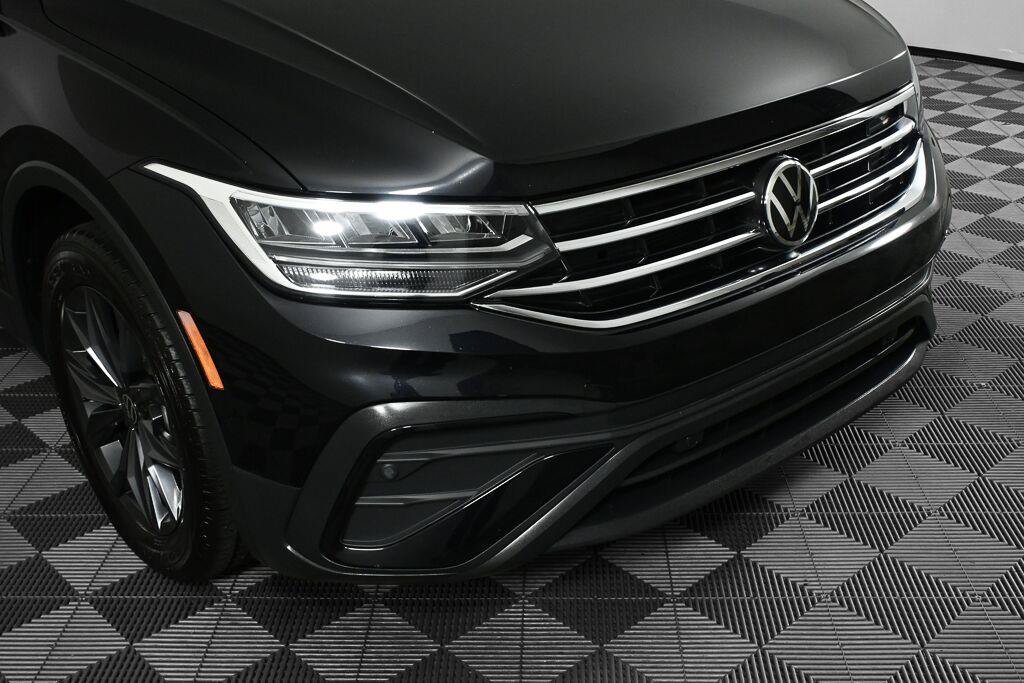 Used 2023 Volkswagen Tiguan SE FWD image 30
