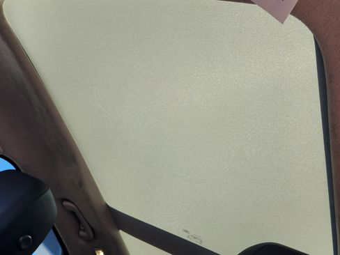 Used 2019 Jaguar F-PACE Premium image 32