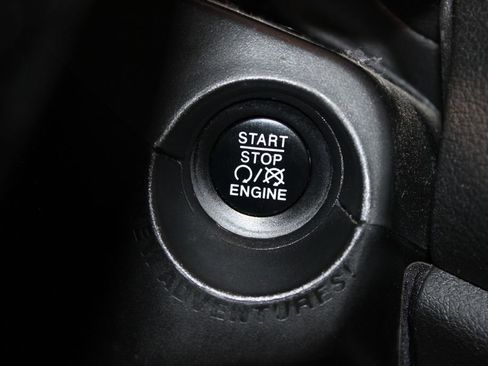 Used 2017 Jeep Renegade Sport w/ Power & Air Group FWD image 25