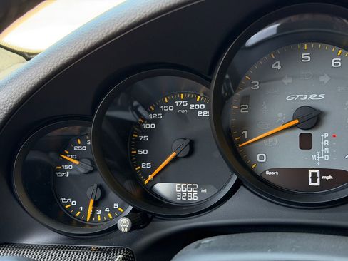 Used 2019 Porsche 911 GT3 RS image 21