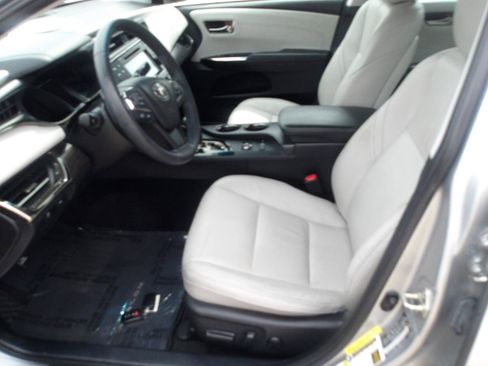 Used 2016 Toyota Avalon XLE FWD image 19