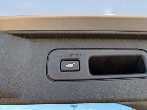 Certified 2025 Honda Pilot EX-L image 32