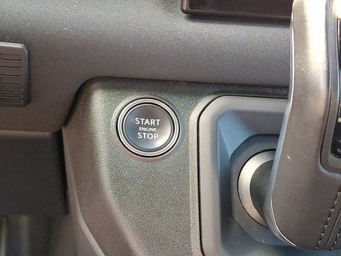 Used 2023 Land Rover Defender 130 X-Dynamic SE image 26