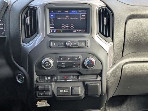 Used 2024 GMC Sierra 3500 Pro w/ Convenience Package image 23