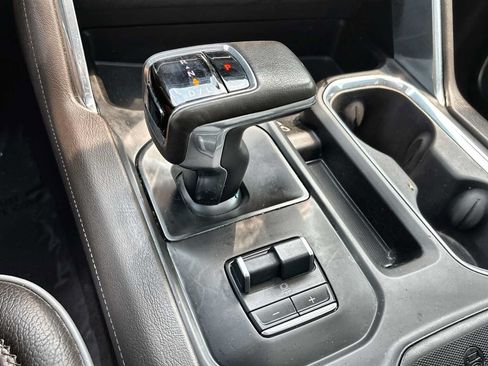 Used 2022 GMC Sierra 1500 Denali w/ Denali Reserve Package AWD/4WD image 24