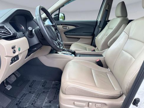 Certified 2021 Honda Pilot Touring image 23