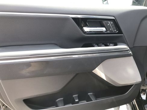 Used 2025 GMC Sierra EV Denali AWD/4WD image 13