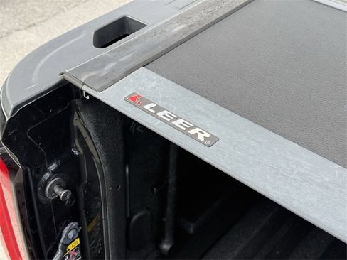 Used 2022 GMC Sierra 2500 AT4 image 13