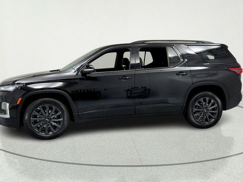 Used 2023 Chevrolet Traverse RS FWD image 2