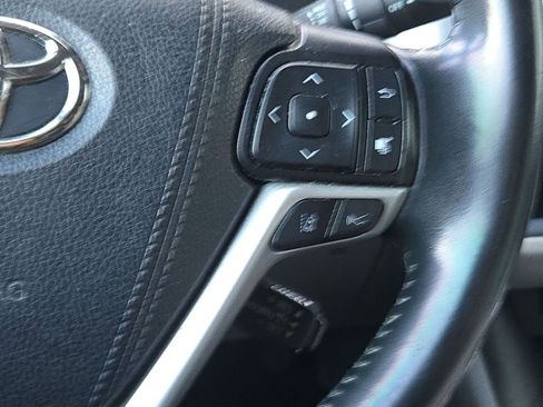 Used 2019 Toyota Highlander XLE image 13