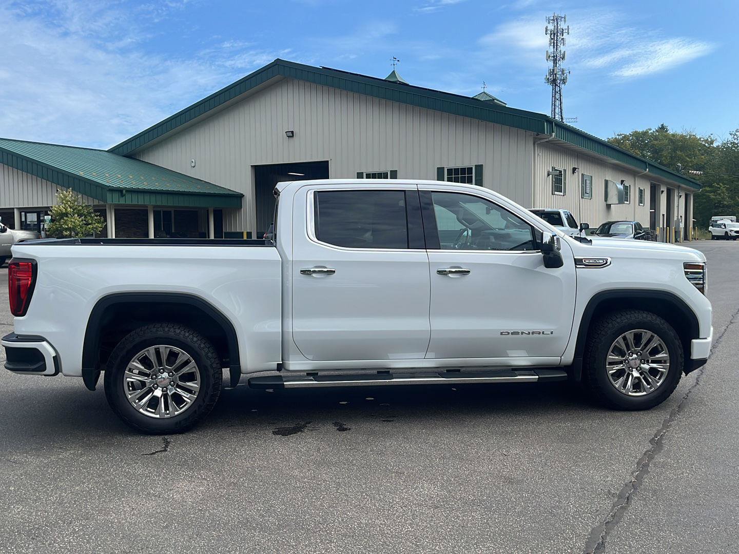 Certified 2023 GMC Sierra 1500 Denali w/ Technology Package AWD/4WD image 8