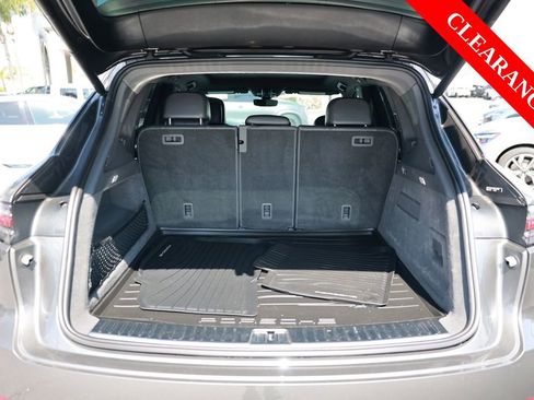 Used 2023 Porsche Cayenne Platinum Edition image 36