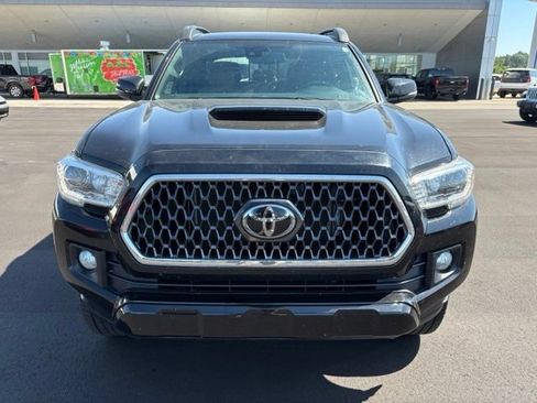 Used 2019 Toyota Tacoma TRD Sport AWD/4WD image 10