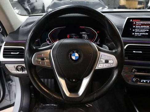 Used 2020 BMW 740i image 27